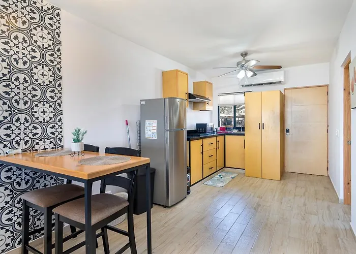 Stunning 2 Bedroom, 2 Bathroom Just A 5 Minute Drive To The