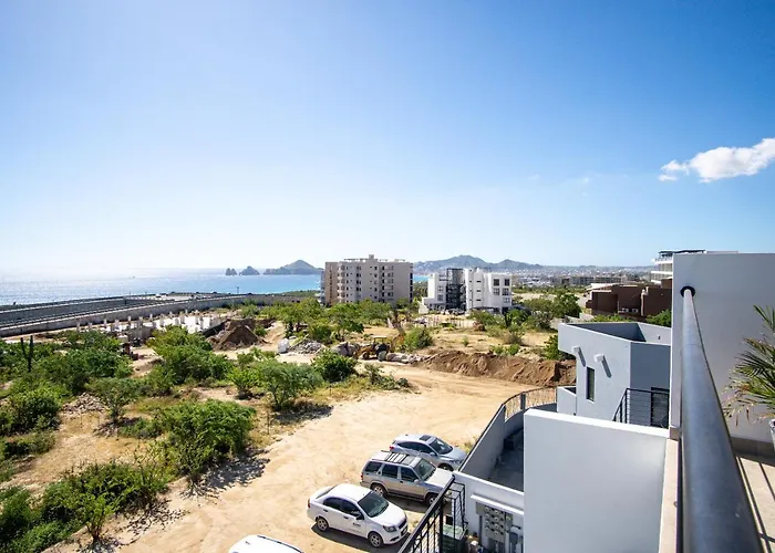 Stunning 2 Bedroom, 2 Bathroom Just A 5 Minute Drive To The Apartment *