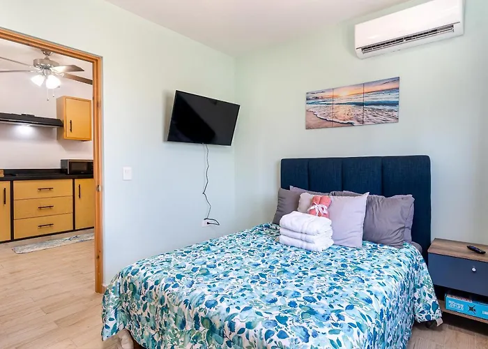 Stunning 2 Bedroom, 2 Bathroom Just A 5 Minute Drive To The