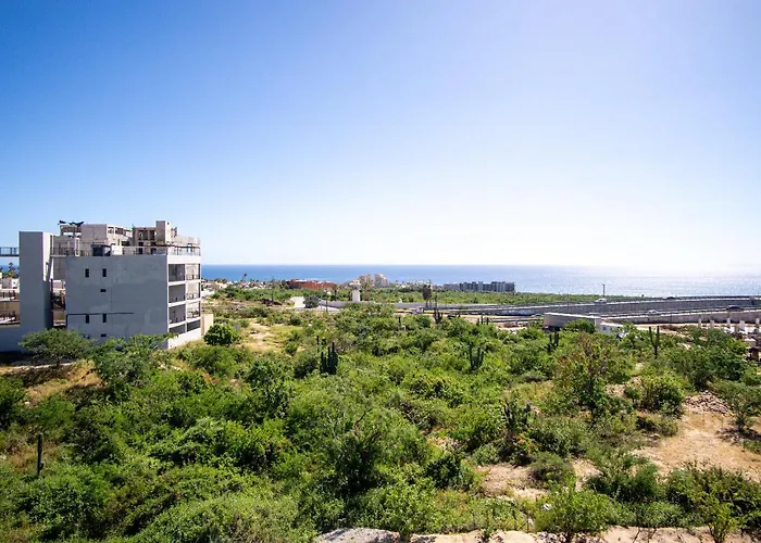 Stunning 2 Bedroom, 2 Bathroom Just A 5 Minute Drive To The Apartment *